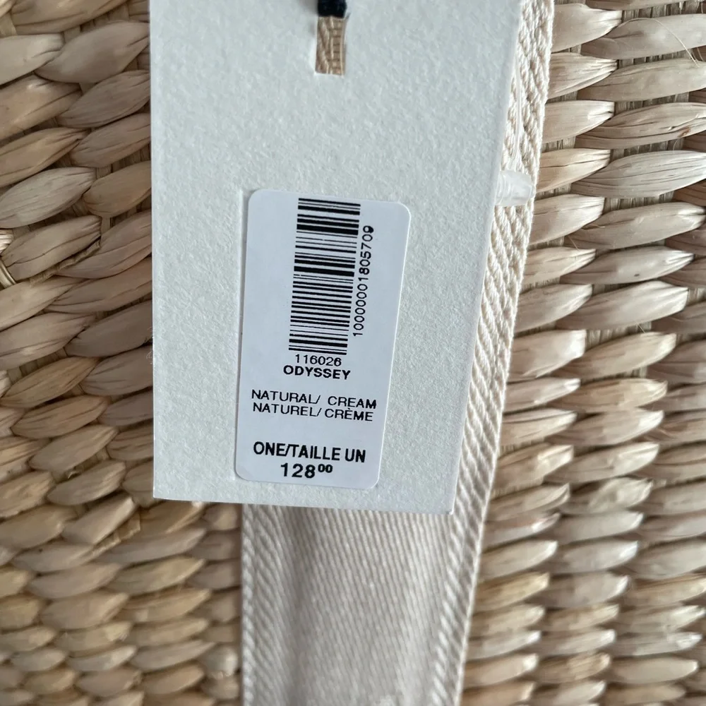 Aritzia Tan Tote Bag with Rustic Charm - Picture 2 of 4